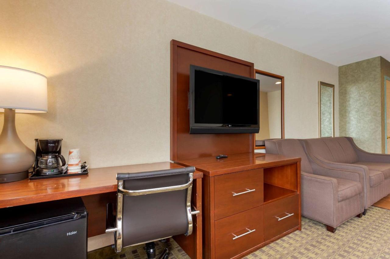Comfort Inn Brooklyn Нью-Йорк Екстер'єр фото