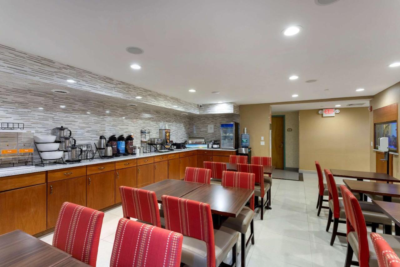 Comfort Inn Brooklyn Нью-Йорк Екстер'єр фото